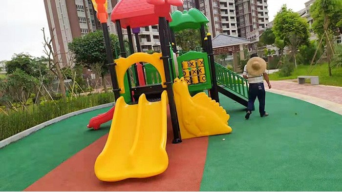 兒童滑梯